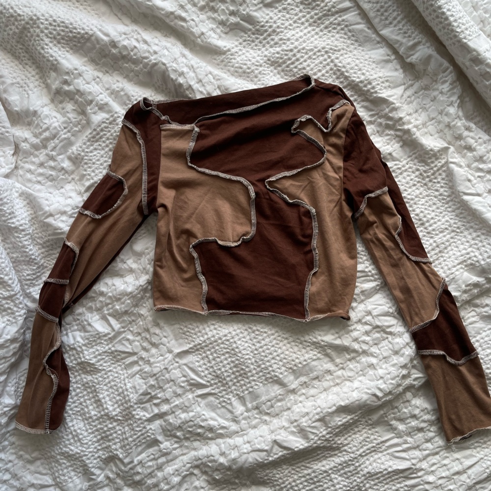 Abstract Y2K Brown Crop Top